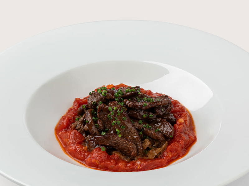 Солянка с мясом и томатным соусом