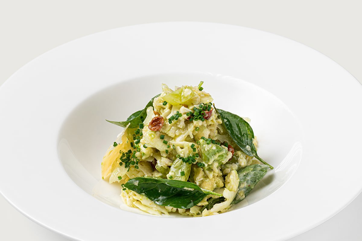 Цветная капуста с соусом юдзу и виноградом Цветная капуста с соусом юдзу и виноградом