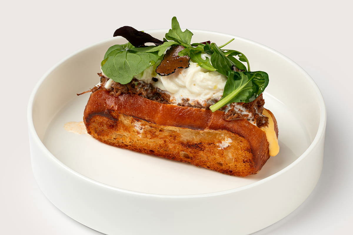 Бриошь с рагу Дженовезе