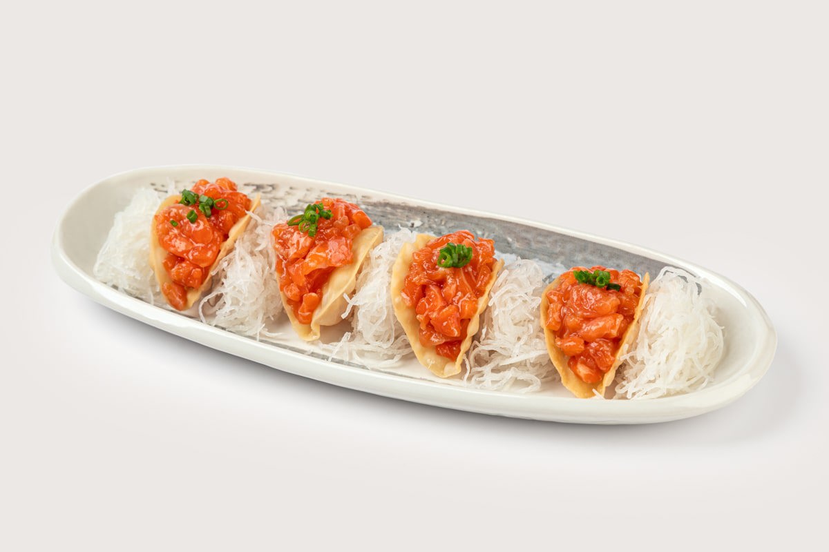 Тако с тартаром из лосося