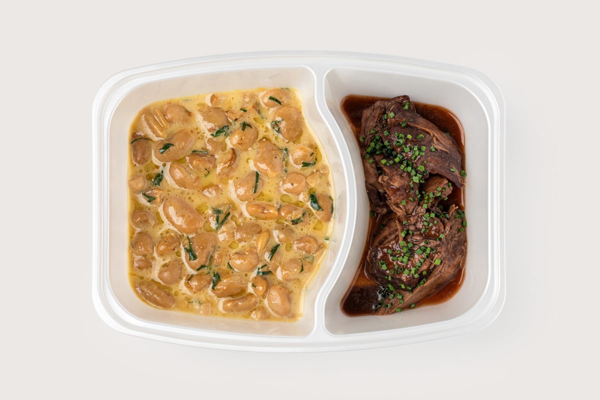 Тушёный ягнёнок с рагу из испанской фасоли