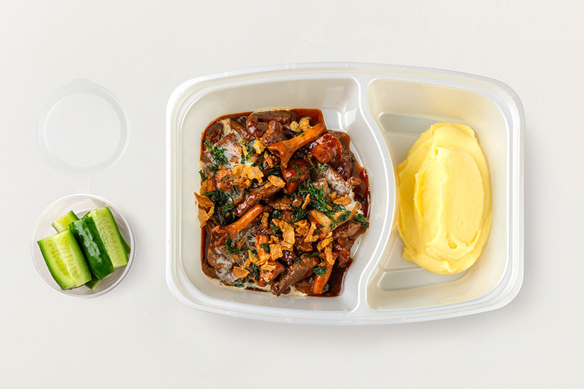 Бефстроганов с картофельным пюре Бефстроганов с картофельным пюре