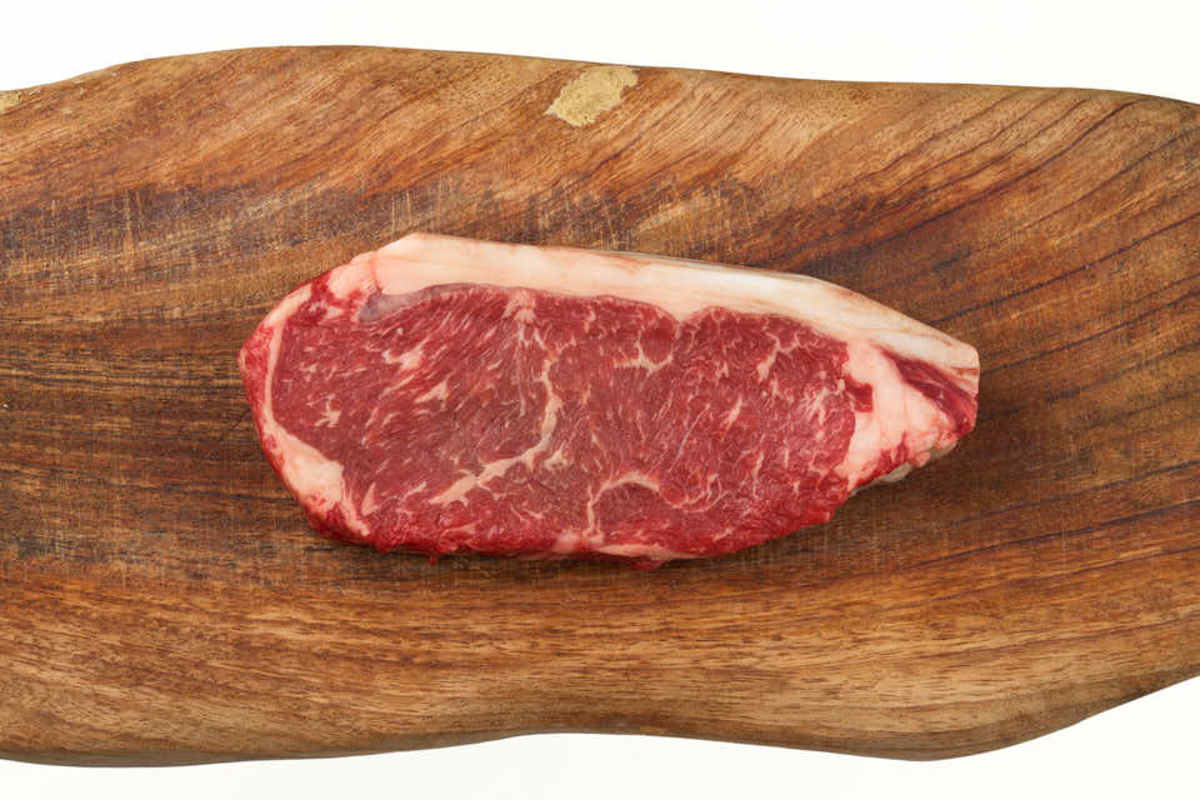 Стейк Стриплойн dry aged охлажденный Стейк Стриплойн dry aged охлажденный