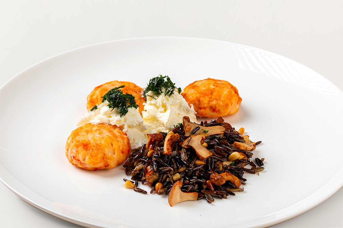 Крабовые котлетки с диким рисом Крабовые котлетки с диким рисом