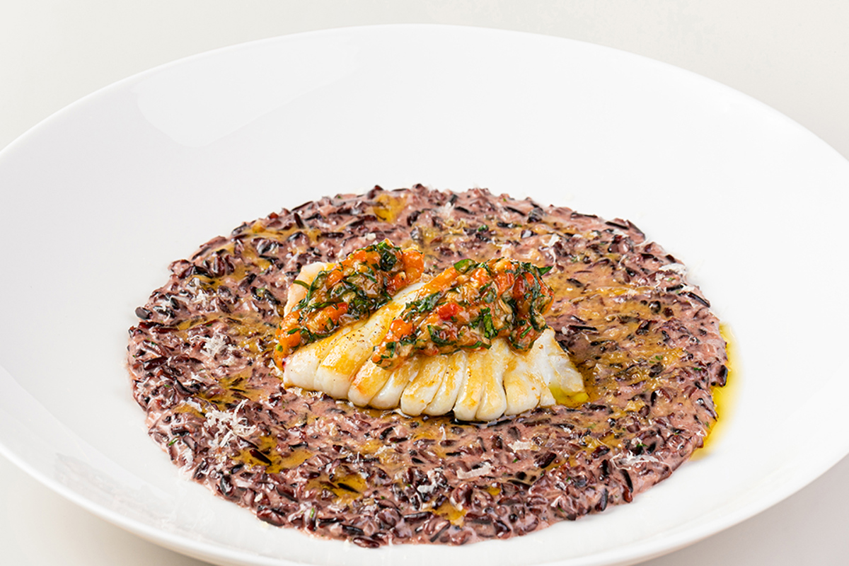 Кальмар с фиолетовым рисом