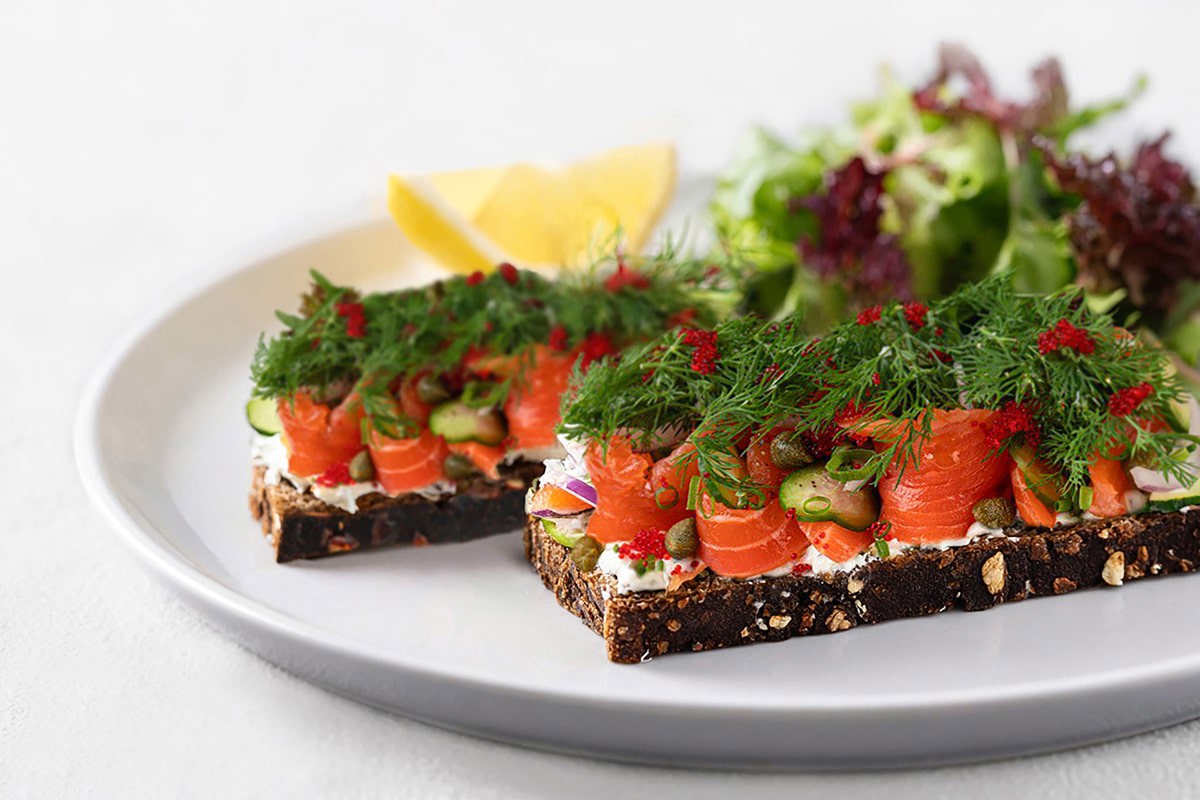 Шведский тост с лососем