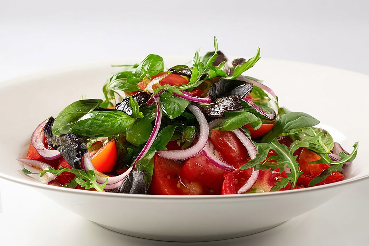 Салат из помидоров