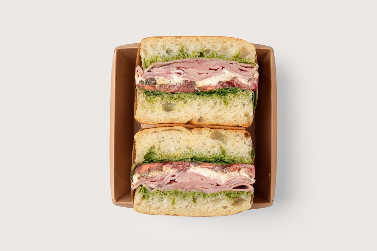 Сэндвич Прошутто и Страчателла